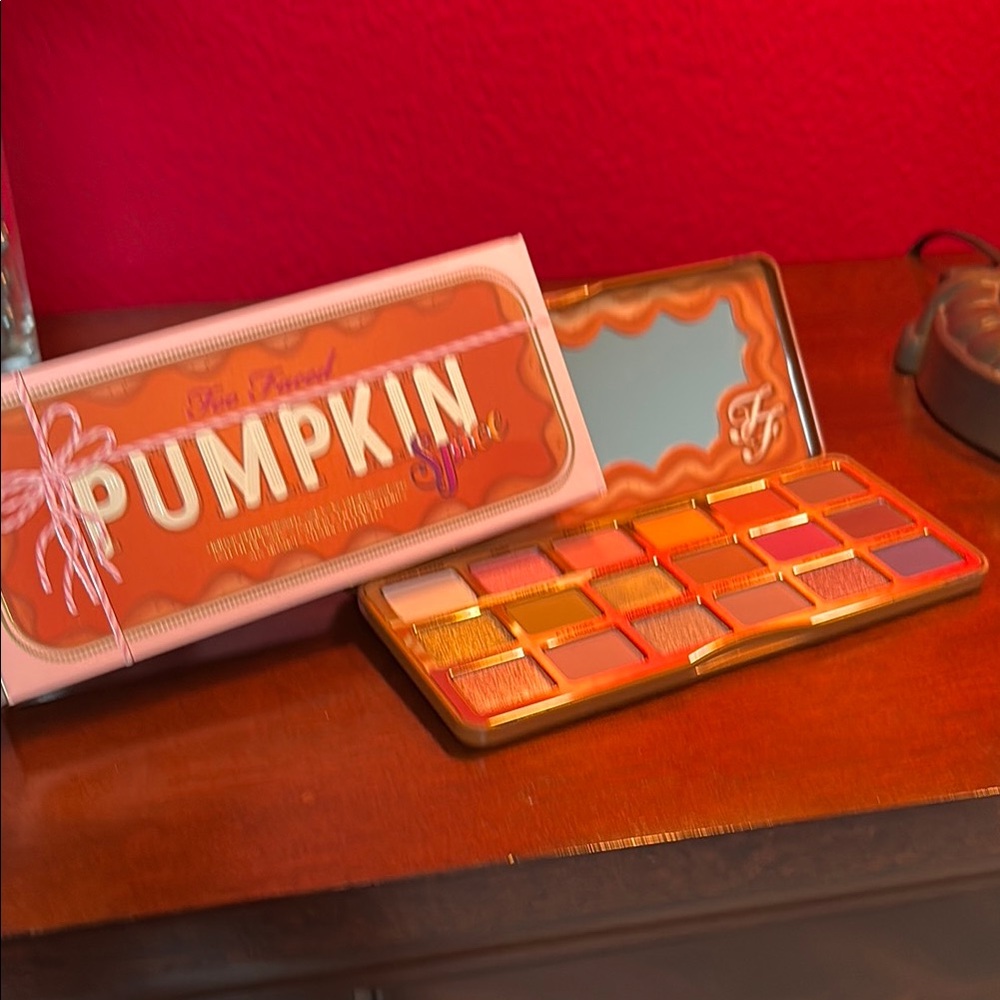 Too Faced Pumpkin Spice Eyeshadow Collection - Picture 1 of 3